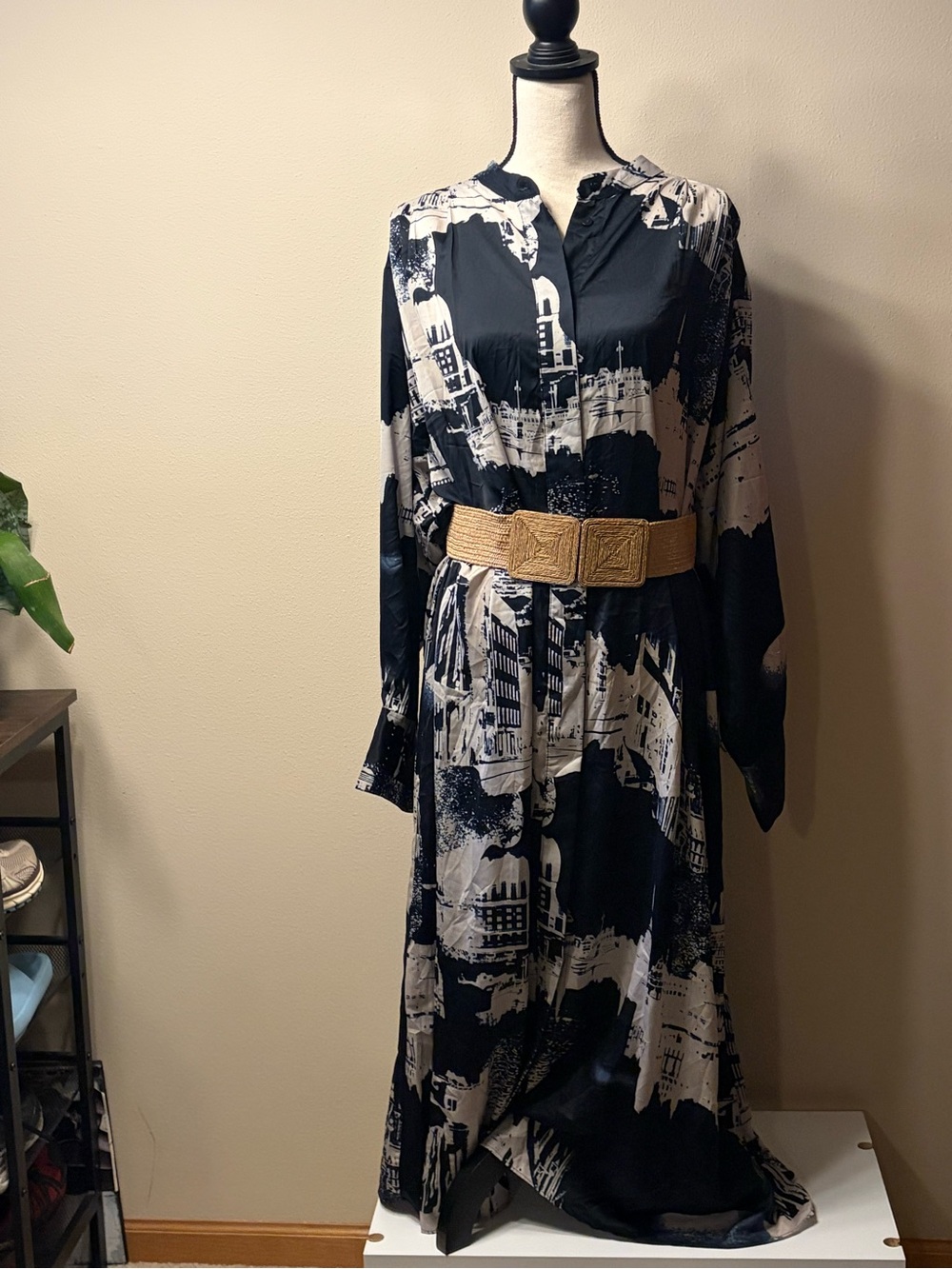 H&M Navy Cream Abstract City Print Maxi Dress XL Flowy (Belt not included)